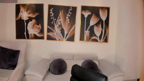 Ariana Bell online show from April 4, 2:54 am