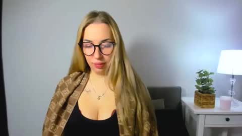 Aria online show from November 28, 7:44 am