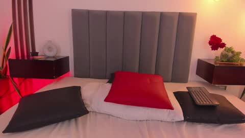 Aria online show from February 5, 7:00 am