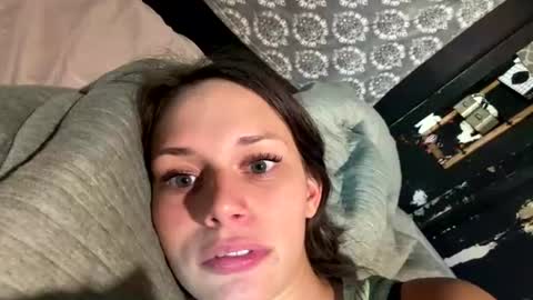 Ariel online show from August 3, 6:02 pm