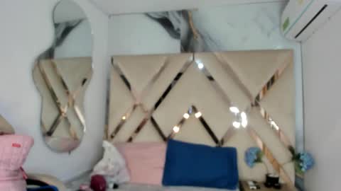 ariht online show from April 6, 8:43 pm