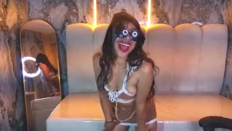 Hi Stream 1000pm to 600am online show from July 11, 3:50 am