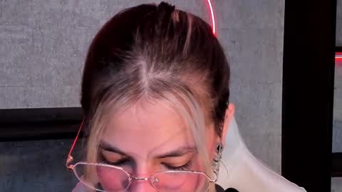 artemisablake online show from January 17, 10:01 pm