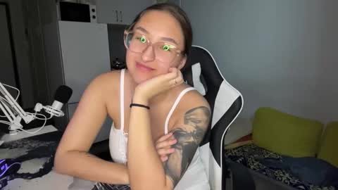 Mia  online show from February 20, 3:24 pm