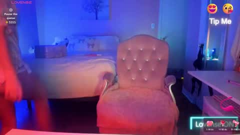 Ashley online show from January 10, 3:28 pm