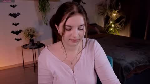   online show from October 28, 7:47 am