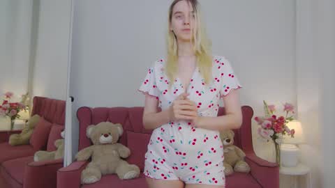 ashly_cherry online show from October 22, 1:16 pm