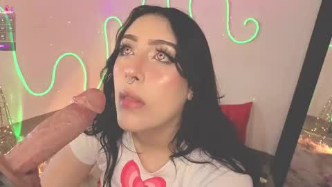 Ash  online show from December 21, 7:40 pm