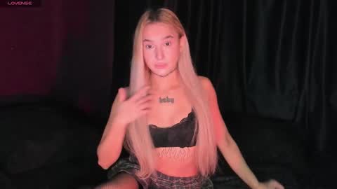 Mila online show from October 5, 7:35 am