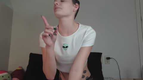 Ash online show from December 19, 7:40 pm