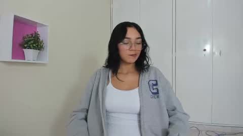 Camila online show from February 10, 1:11 pm