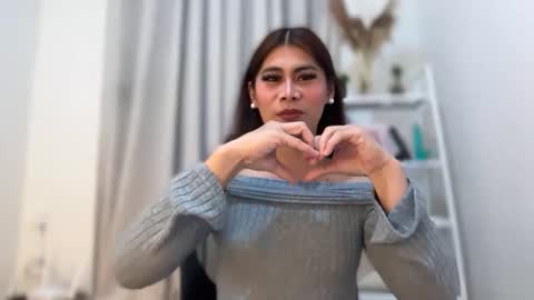 asianloreen24 online show from February 13, 2:30 pm