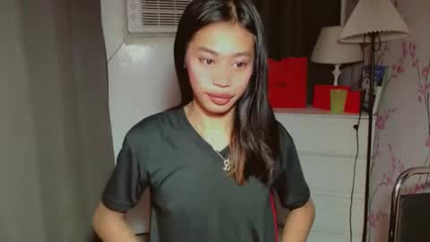 kisses online show from February 15, 5:12 pm