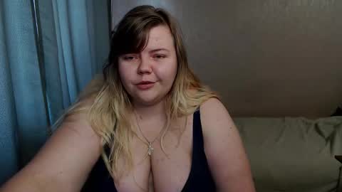 AsmiTKeyn online show from October 16, 5:54 am