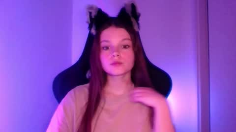 astradream_ online show from October 6, 6:23 pm