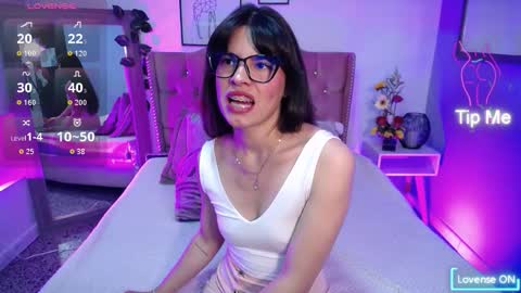 astrid_velle online show from September 23, 3:15 am