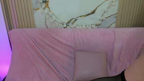 Atenea online show from April 15, 8:15 am