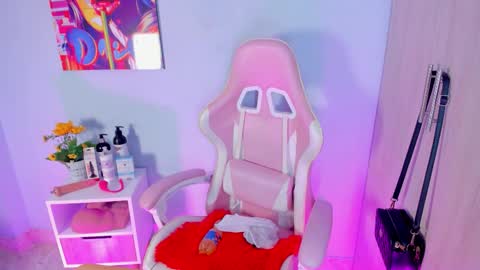 athenea__fox online show from November 11, 11:29 am