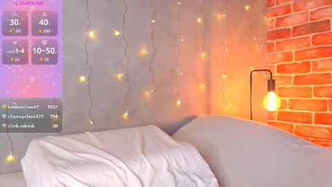 Sarah Doll online show from February 13, 7:32 am