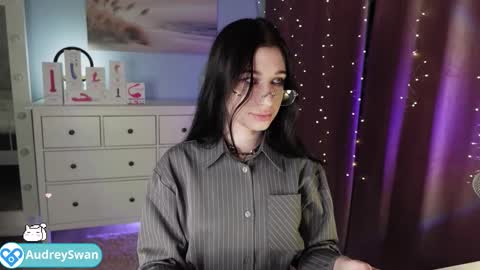 Mary online show from December 20, 12:20 pm