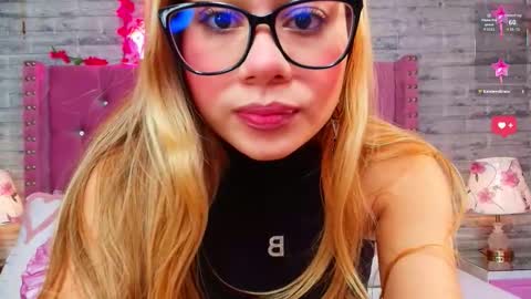 Aurora online show from February 10, 1:58 pm