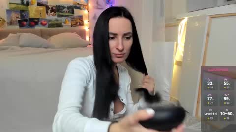 Ava online show from November 2, 1:58 pm