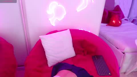 AVA online show from February 18, 1:44 pm