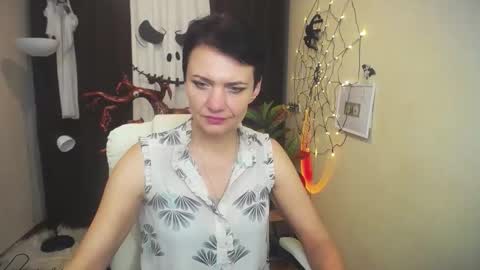 avasaturnian online show from October 19, 10:28 am