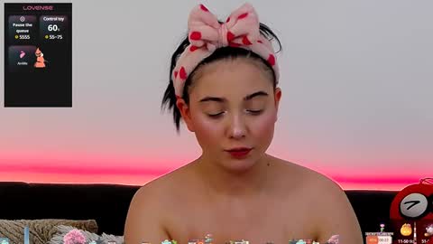 AveryWillow online show from February 1, 12:05 pm