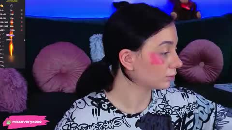 AveryWillow online show from March 28, 12:22 am