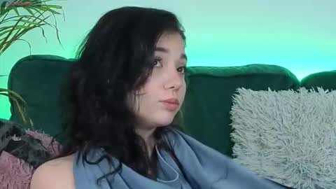 AveryWillow online show from November 9, 7:26 am