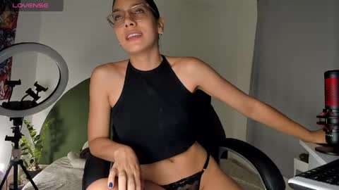   Follow me  Pvt and c2c is on  online show from April 16, 3:18 am