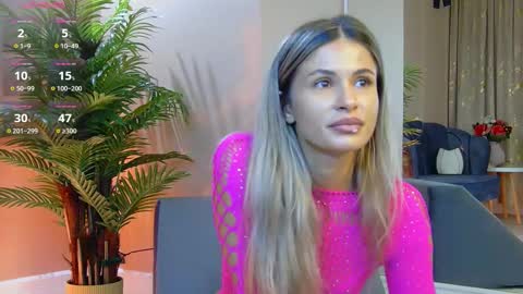 AVRILL CYRUX online show from September 12, 7:18 am