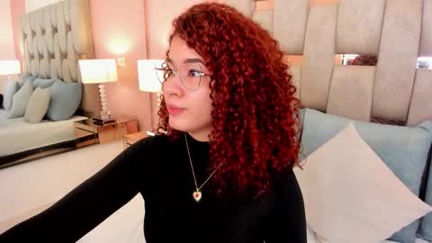 Avril  online show from January 11, 12:54 pm