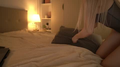 Avrora online show from November 24, 6:10 pm