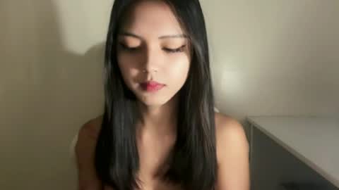 ayalvrs18 online show from June 20, 7:12 am