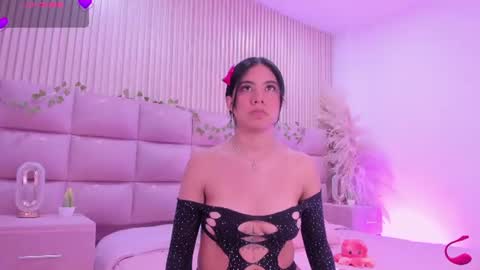 aylinlove_ online show from June 24, 12:04 pm
