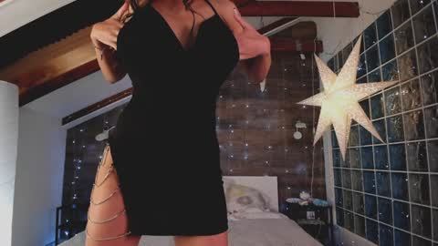 azaliaswallows online show from January 22, 2:56 pm