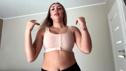 Olivia and Lexi online show from October 31, 8:40 am