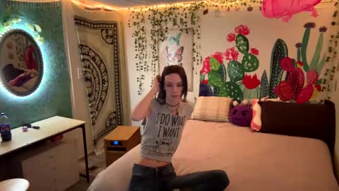 Fern Browning online show from January 2, 2:57 pm