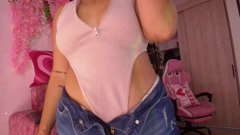 Juanita online show from February 26, 2:49 pm