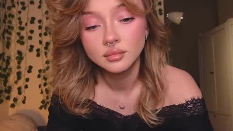 bb adele  online show from March 3, 9:23 pm