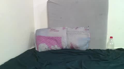 bads_girles online show from March 20, 6:18 am