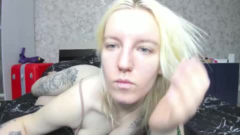 holly online show from September 9, 12:32 am