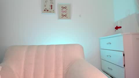  independet model online show from December 9, 2:02 am