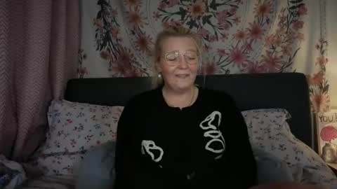 barbiegirl966 online show from February 19, 9:13 pm