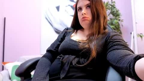 battymoll online show from April 16, 9:39 pm