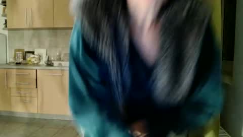 Raluca online show from September 25, 6:17 pm