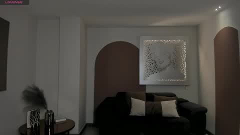 Am Becca online show from April 8, 12:07 pm