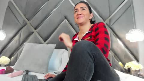 BeckaMils online show from December 15, 4:07 am